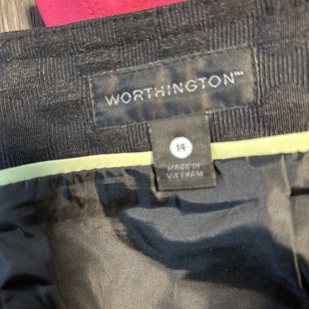 Worthington Textured Fully Lined Black Flounce Hem Mini Skirt 14 Minimalist NWOT